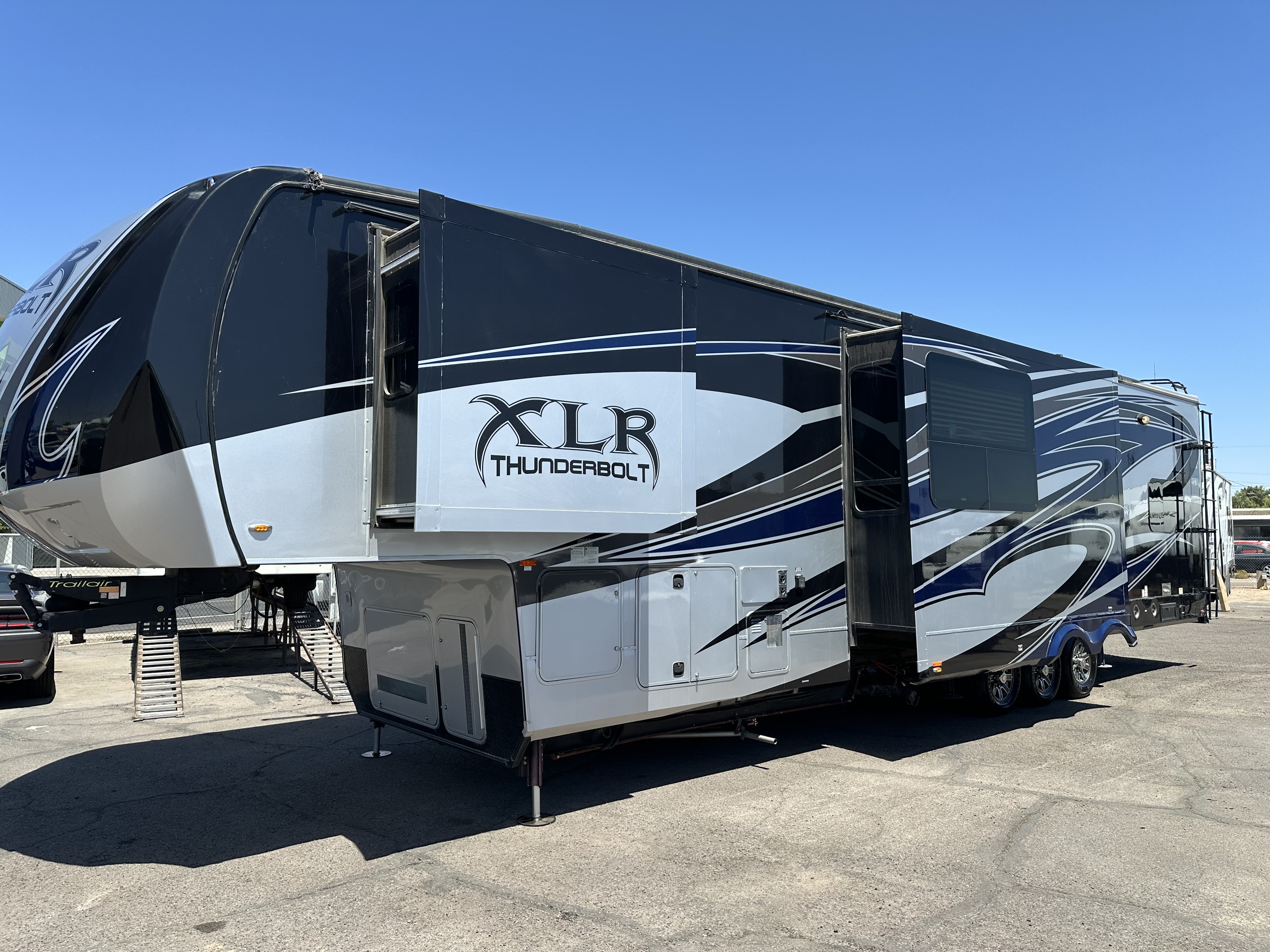 2014 Forest River XLR THUNDERBOLT 401AMP in mesa AZ