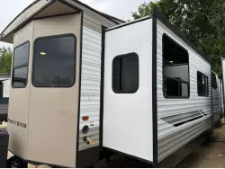 2018 FOREST RIVER SALEM VILLA 395FKLTD