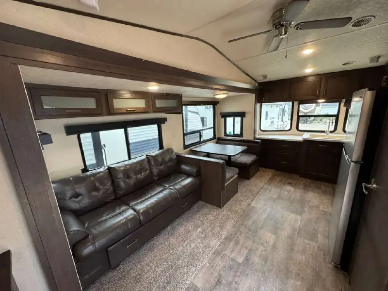 2018 FOREST RIVER SALEM VILLA 395FKLTD