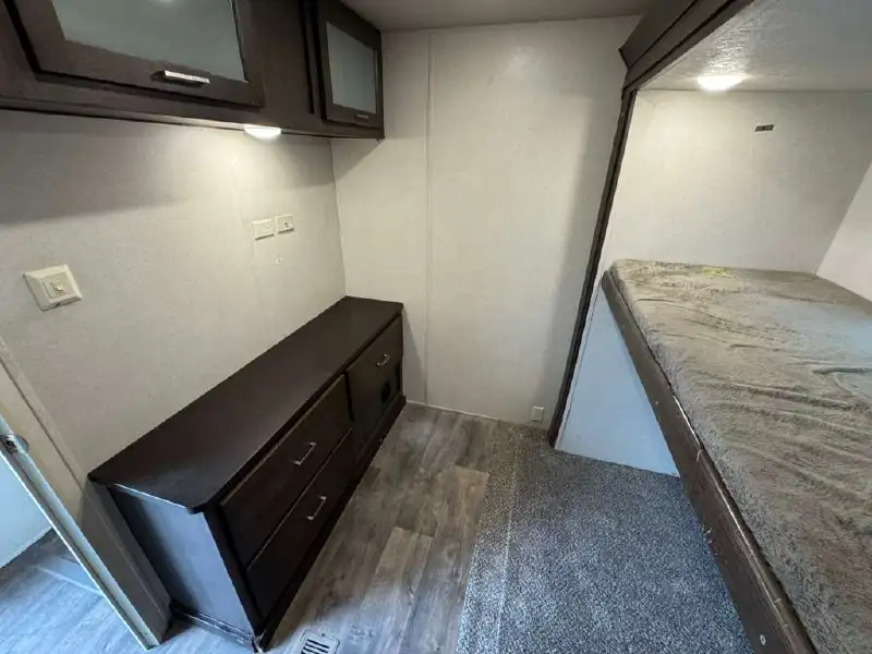 2018 FOREST RIVER SALEM VILLA 395FKLTD