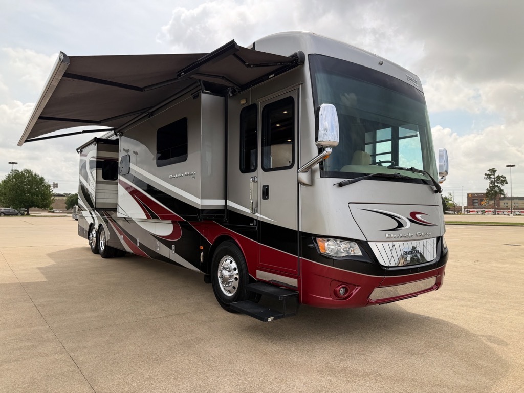 2017 Newmar DUTCH STAR 4369 in spring TX