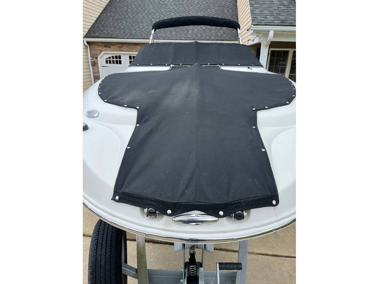 A photo of this 2018 Stingray 235LR