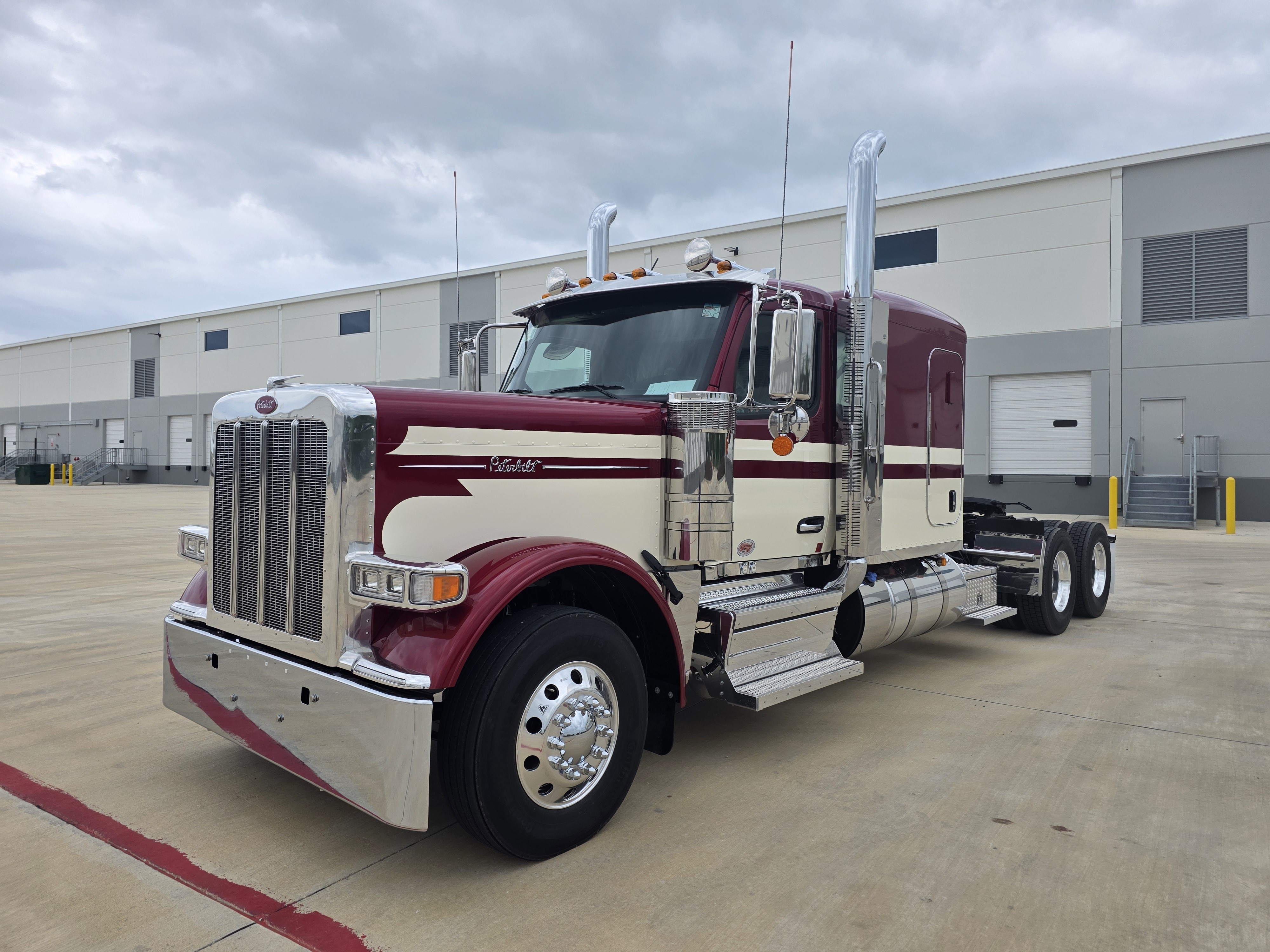 2027 PETERBILT 589 in Florence, SC
