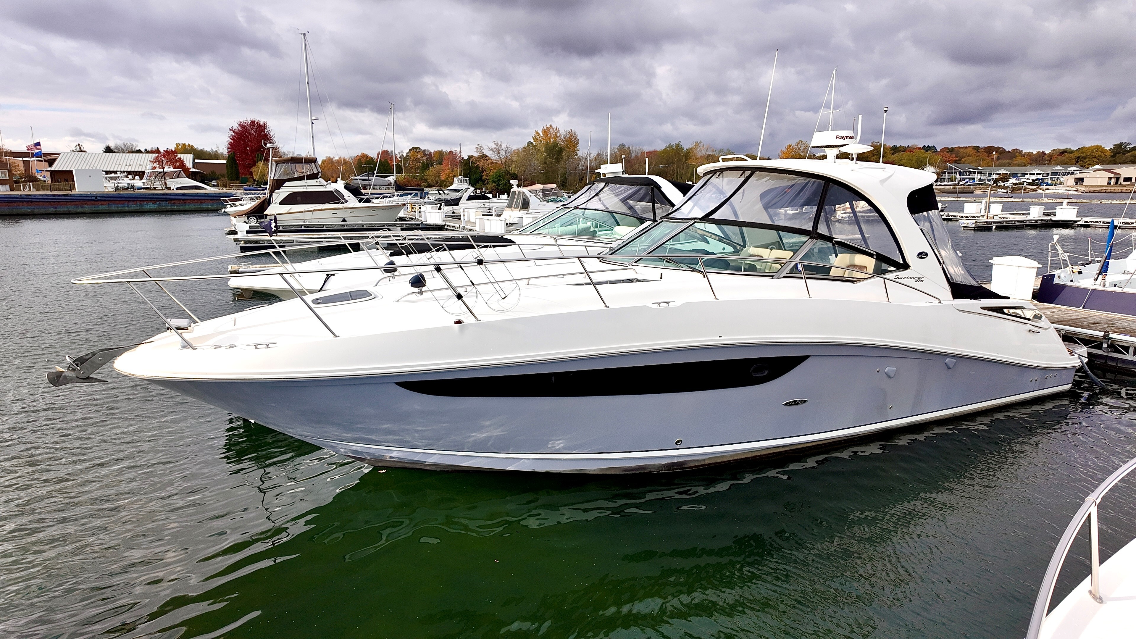 2016 Sea Ray 370 SUNDANCER in sturgeon bay WI