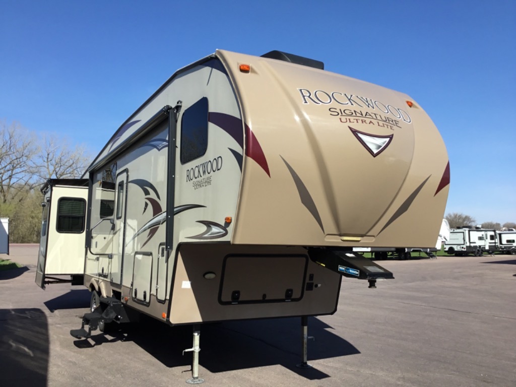 2018 Forest River Rv Rockwood Signature Ultra Lite 8298WS in new ulm MN