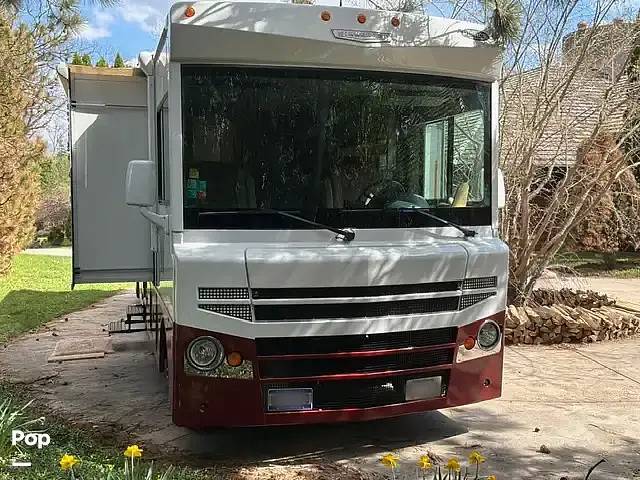 2016 Winnebago Brave 31C in middleton WI