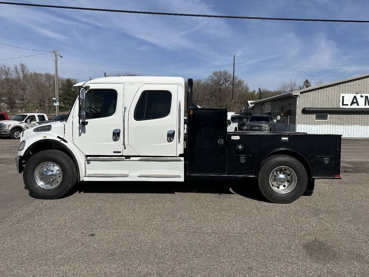 2017 FREIGHTLINER BUSINESS CLASS M2 106 in Windom, MN