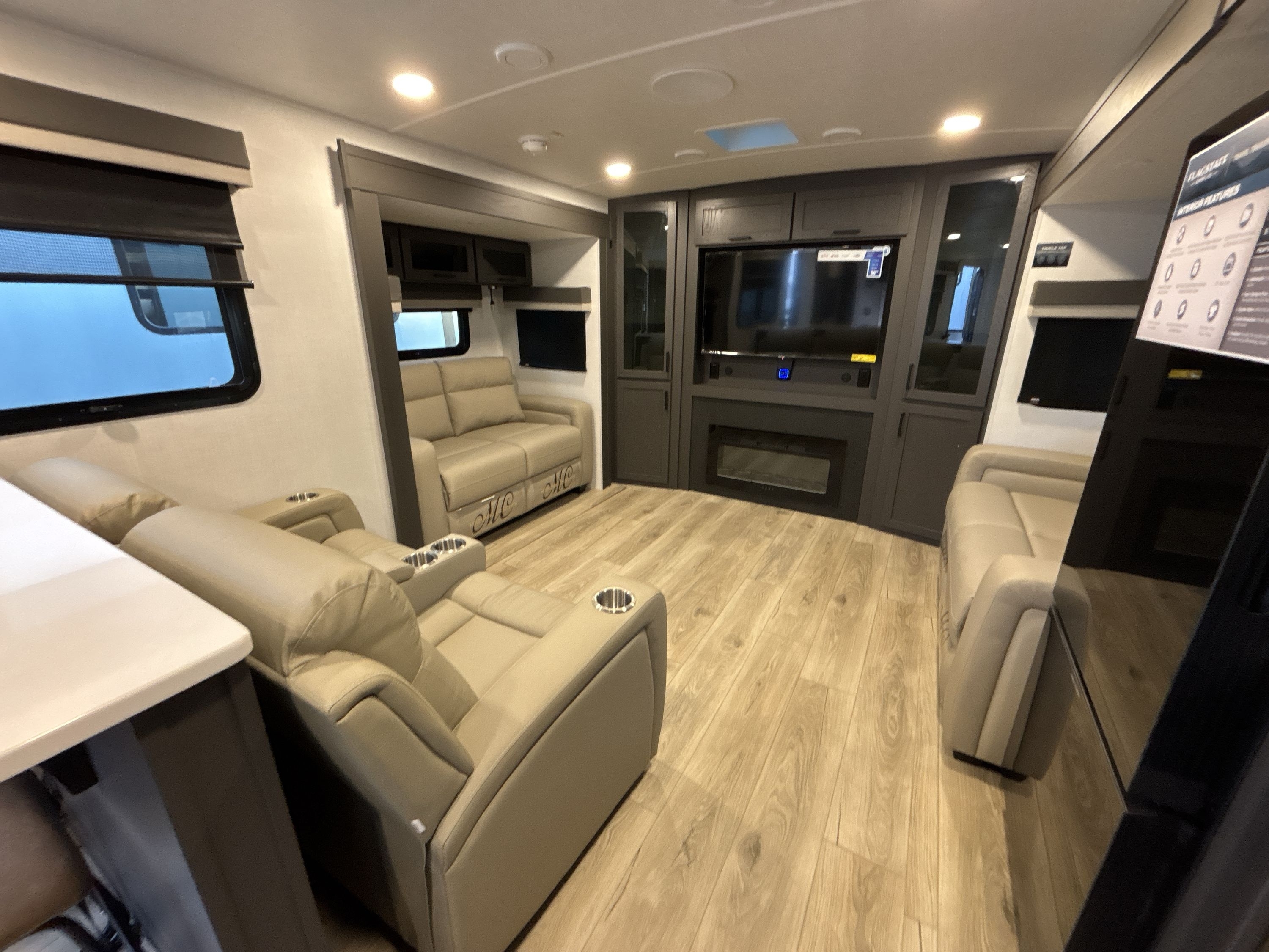 2026 Forest River FLAGSTAFF SUPER LITE 29SRL in hope mills NC