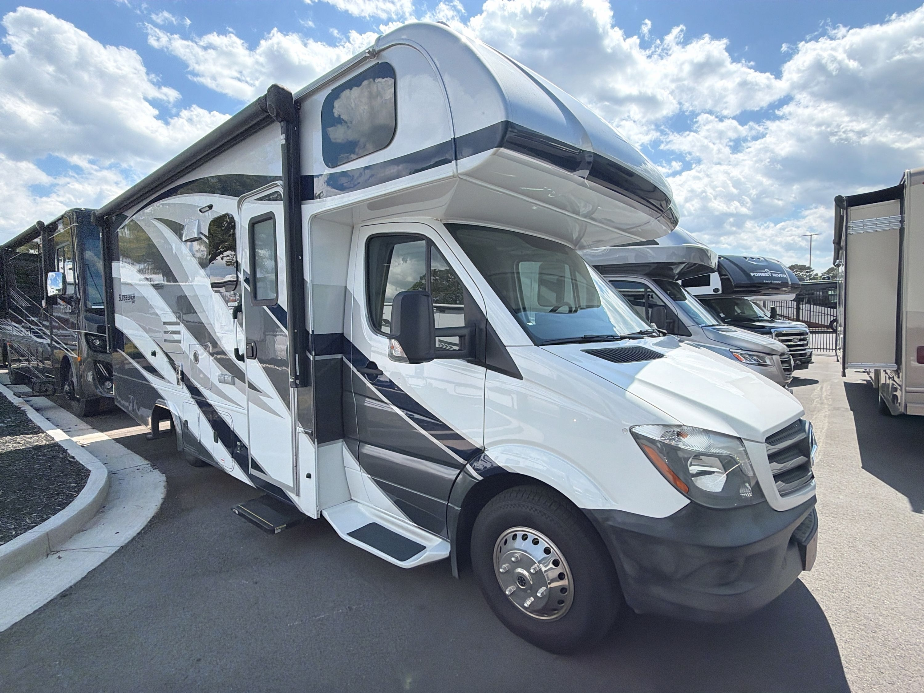 2018 Forest River SUNSEEKER MBS 2400W RV