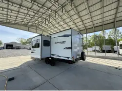 2022 FOREST RIVER SURVEYOR LEGEND 203RKLE