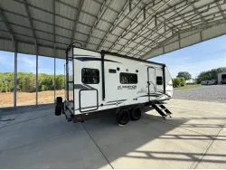 2022 FOREST RIVER SURVEYOR LEGEND 203RKLE