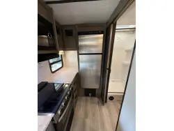2022 FOREST RIVER SURVEYOR LEGEND 203RKLE