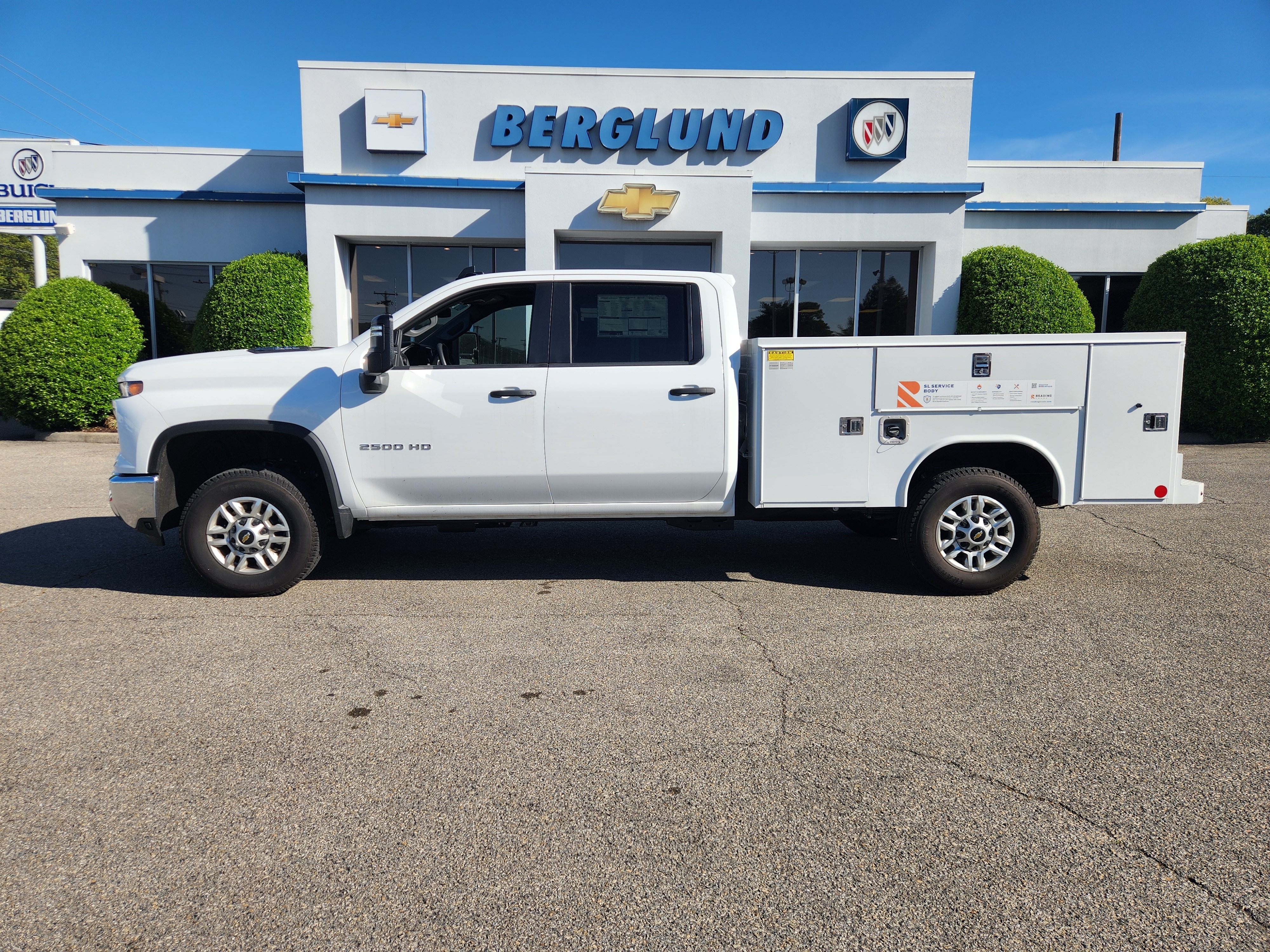2025 CHEVROLET 2500 SILVERADO 8' SERVICE BODY GAS in Roanoke, VA