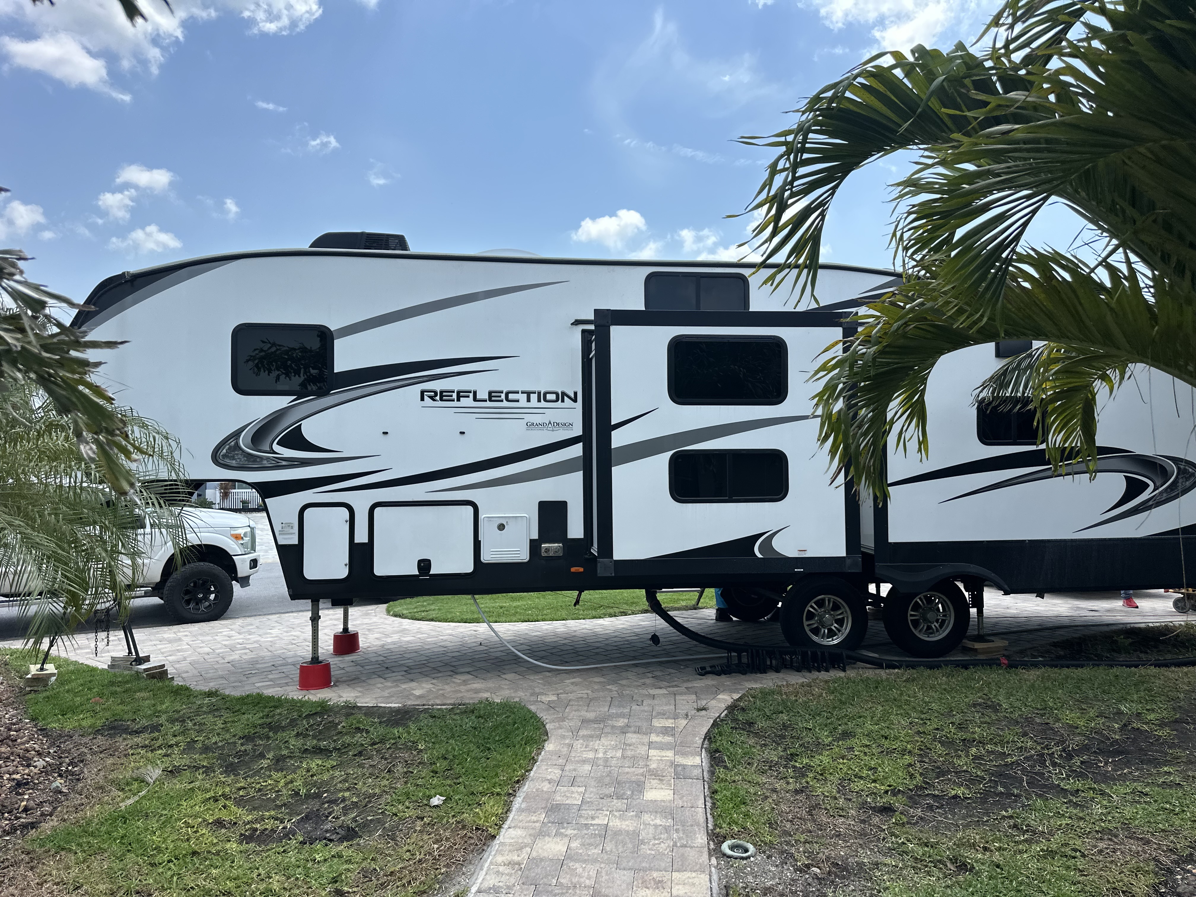 2022 Grand Design REFLECTION 31MB in treasure island FL