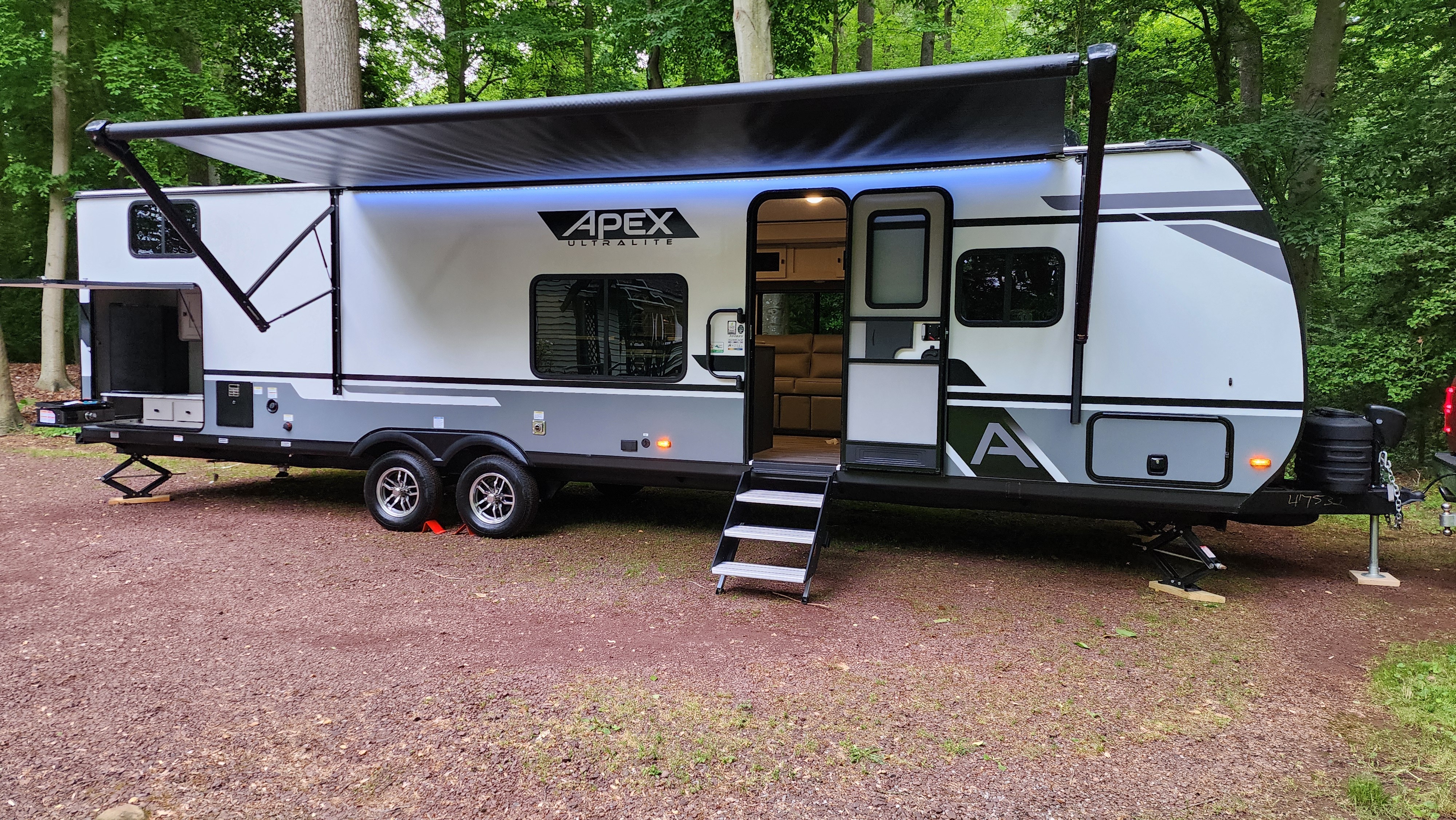 2024 Coachmen APEX ULTRA-LITE 300BHS RV