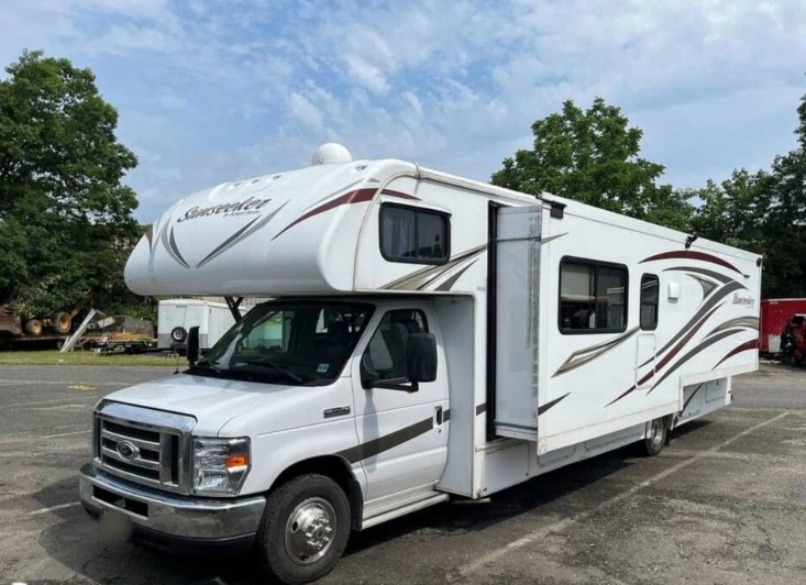 2018 Forest River SUNSEEKER 3270S RV