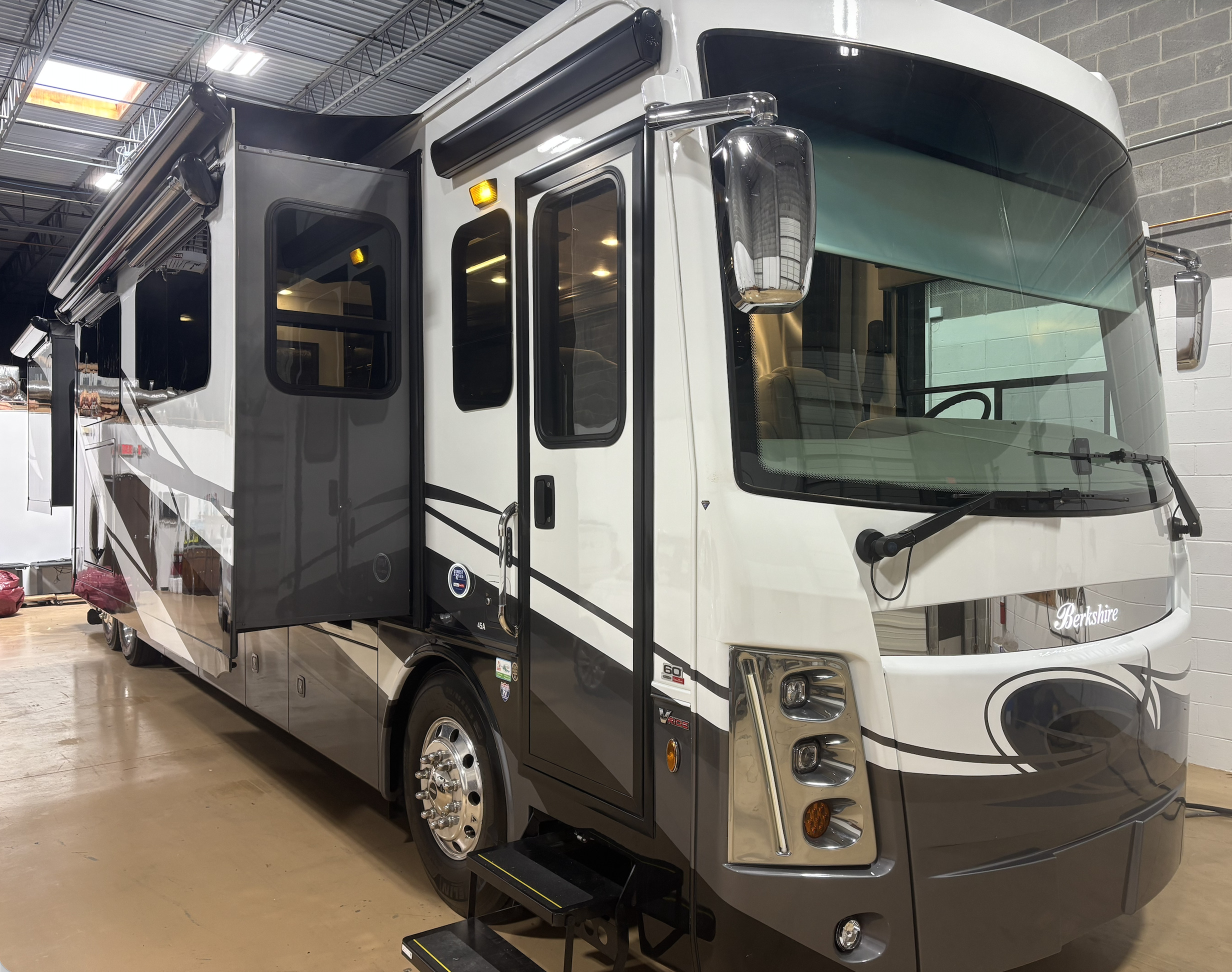 2023 Forest River BERKSHIRE XLT 45A RV