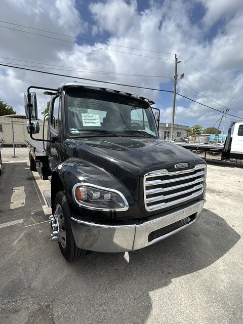 2027 FREIGHTLINER BUSINESS CLASS M2 in Miami, FL
