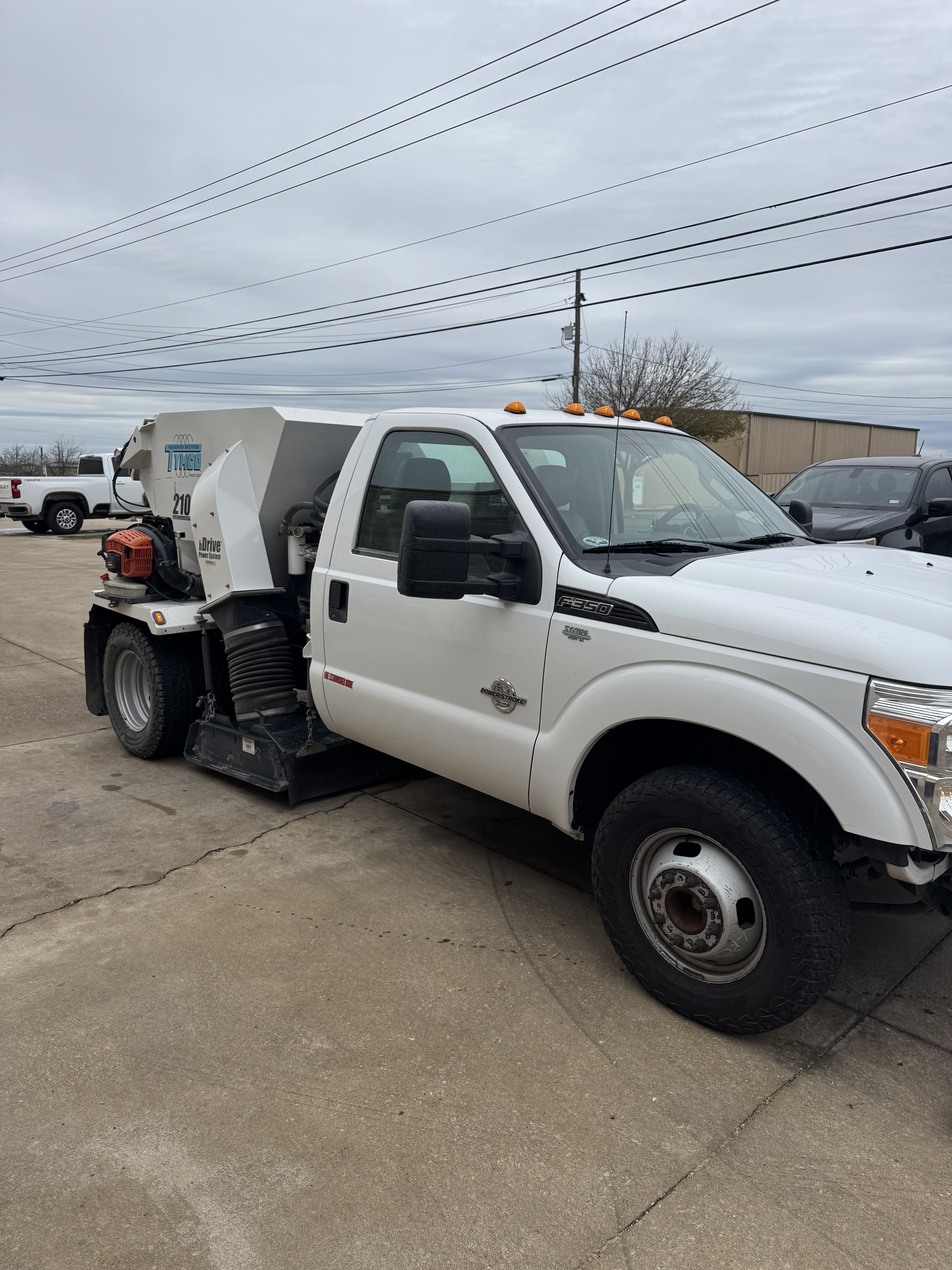2015 FORD E350 in Austin, TX