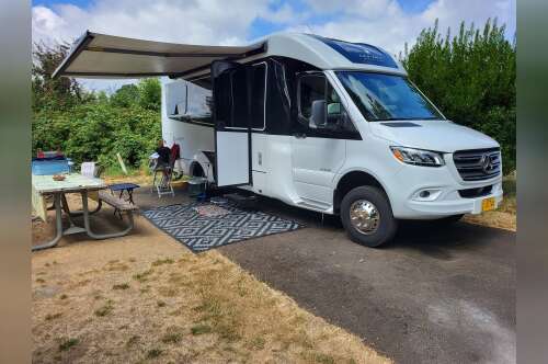 2021 Leisure Travel UNITY U 24 TB in eugene OR