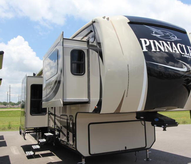 2017 Jayco PINNACLE 38FLSA in yorba linda CA