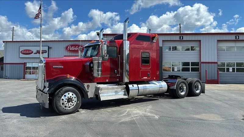 2023 KENWORTH W900L in Portland, OR