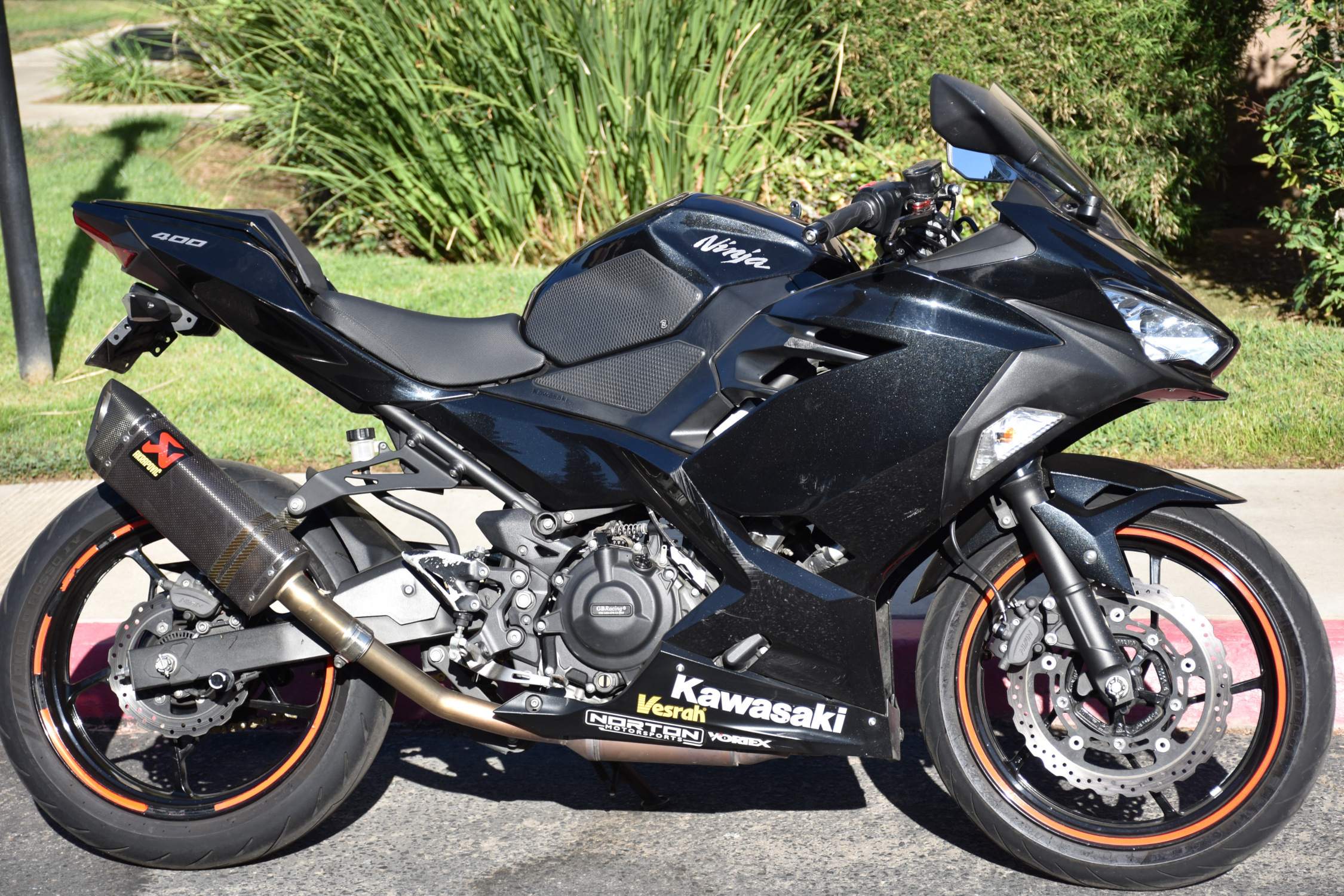 Ninja400R　格安です 2024 Kawasaki ZX400PRFNL NINJA ZX-4RABS - 399cc Options and Equipment