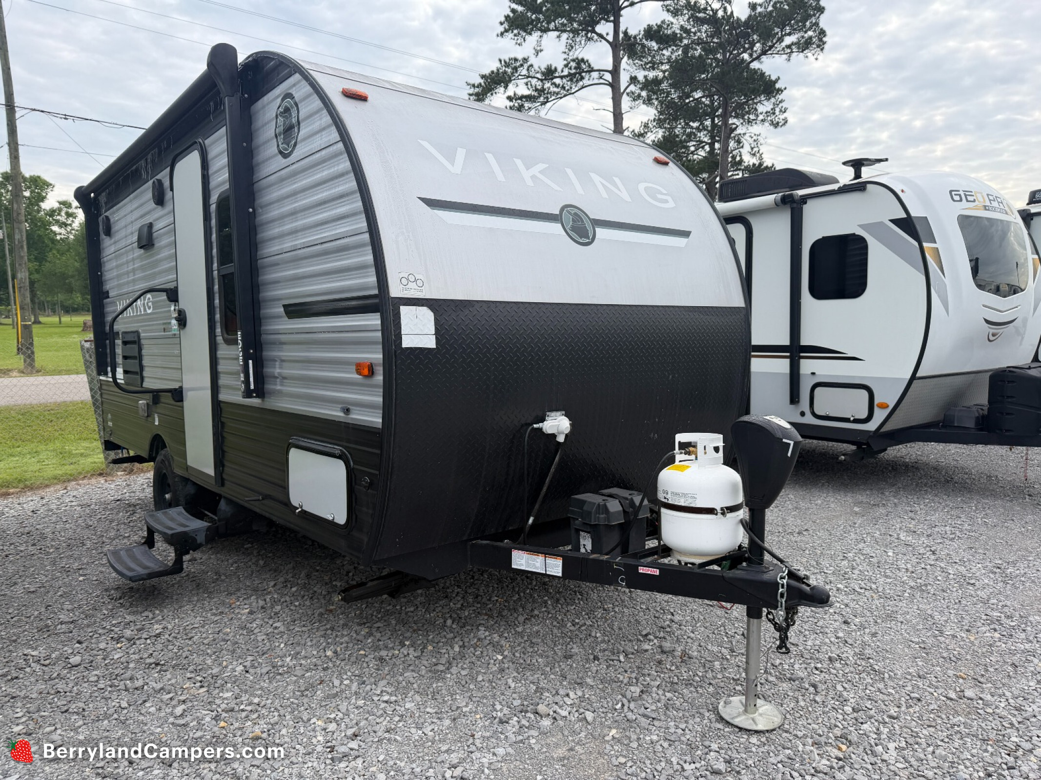 2021 Coachmen VIKING ULTRA-LITE 17FQS in holden LA