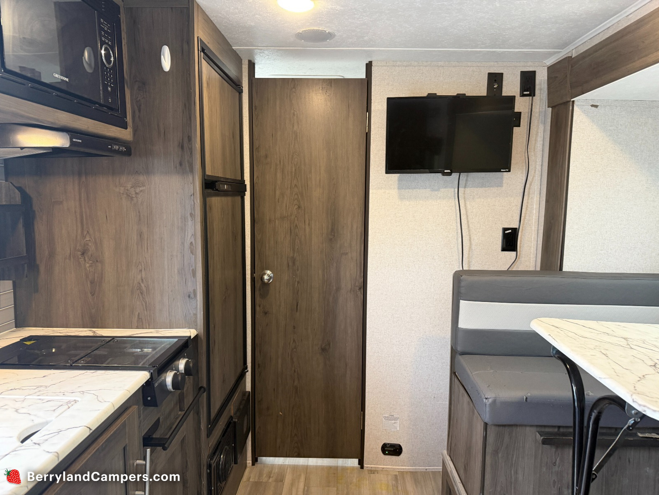 2021 Coachmen VIKING ULTRA-LITE 17FQS in holden LA