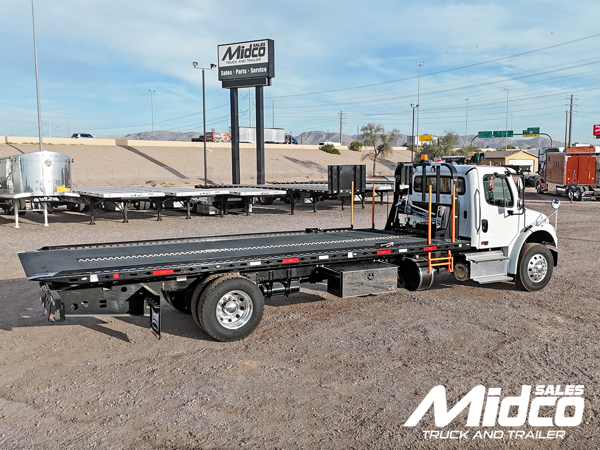 2025 FREIGHTLINER BUSINESS CLASS M2 106 in Chandler, AZ