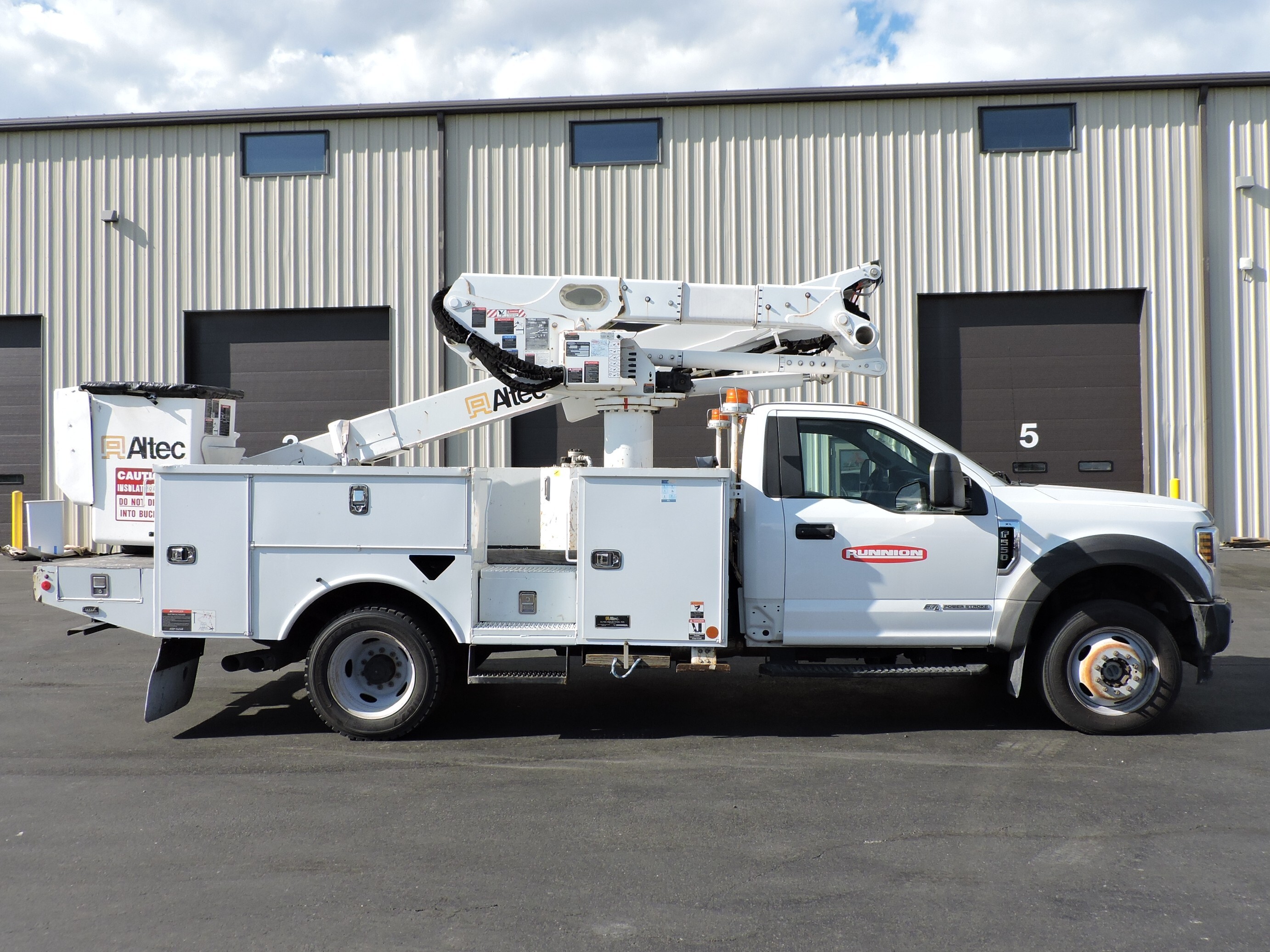 2018 ALTEC AT41M in La Grange, IL