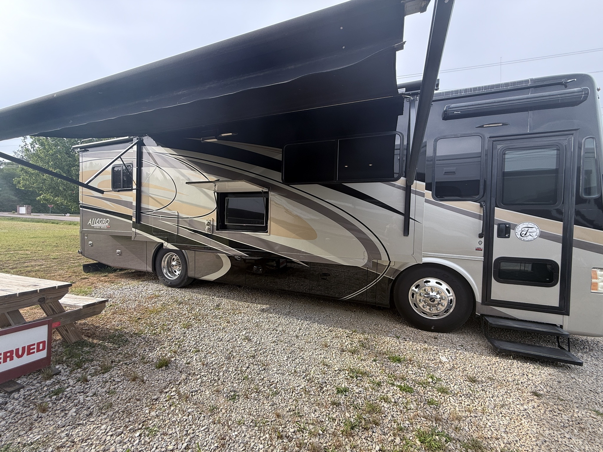2015 Tiffin Motorhomes ALLEGRO RED 33 AA RV