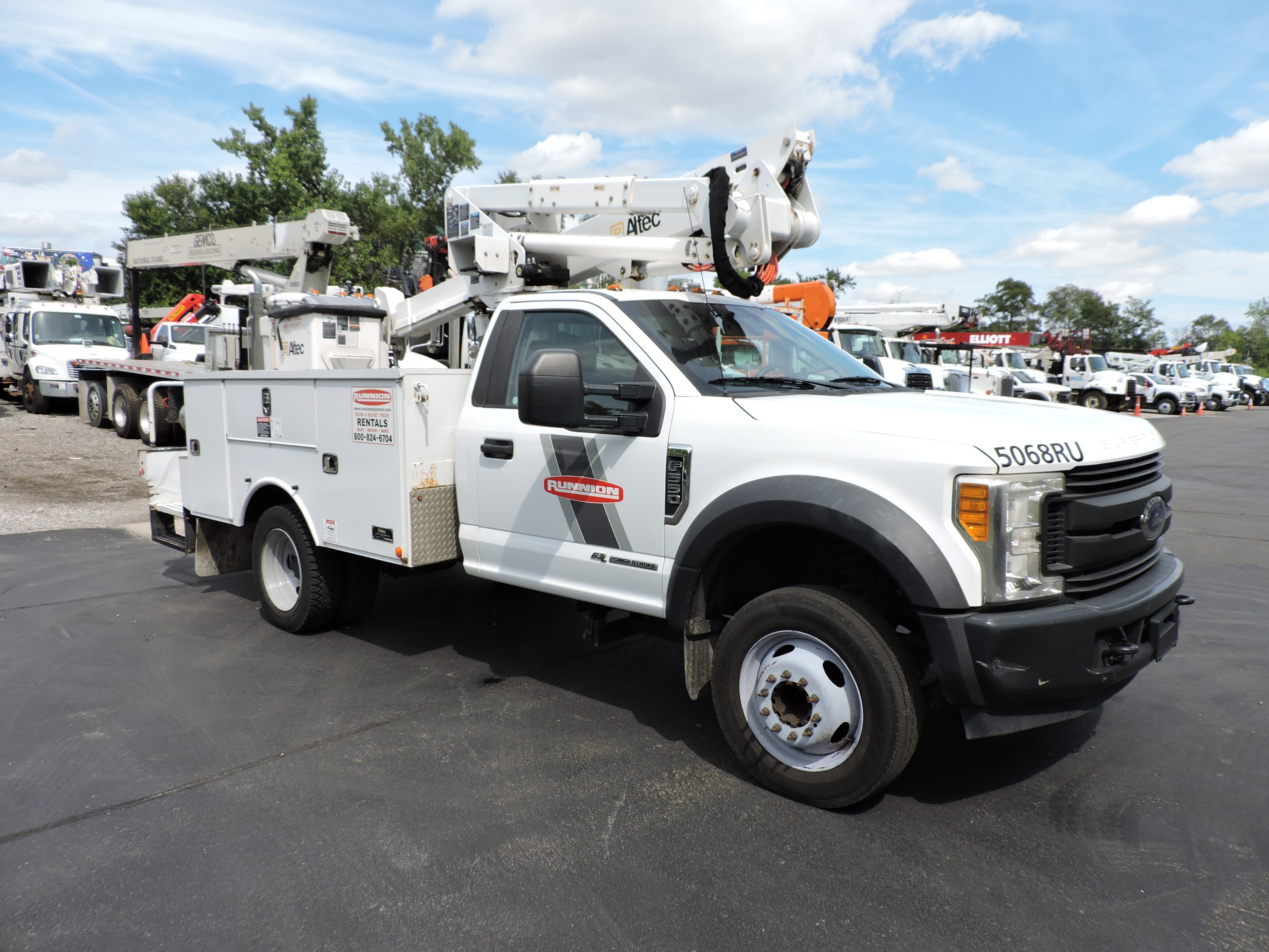 2017 ALTEC AT37G in La Grange, IL