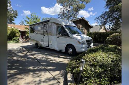 2016 Leisure Travel UNITY U 24 TB in grass valley CA