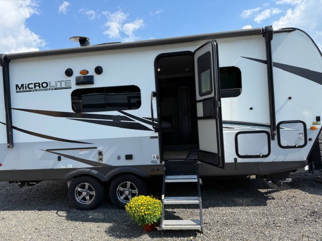 2021 Forest River FLAGSTAFF MICRO LITE 21DS RV