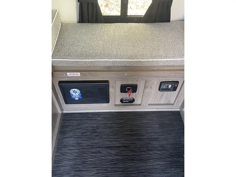 2026 Travel Lite Up Country 775U