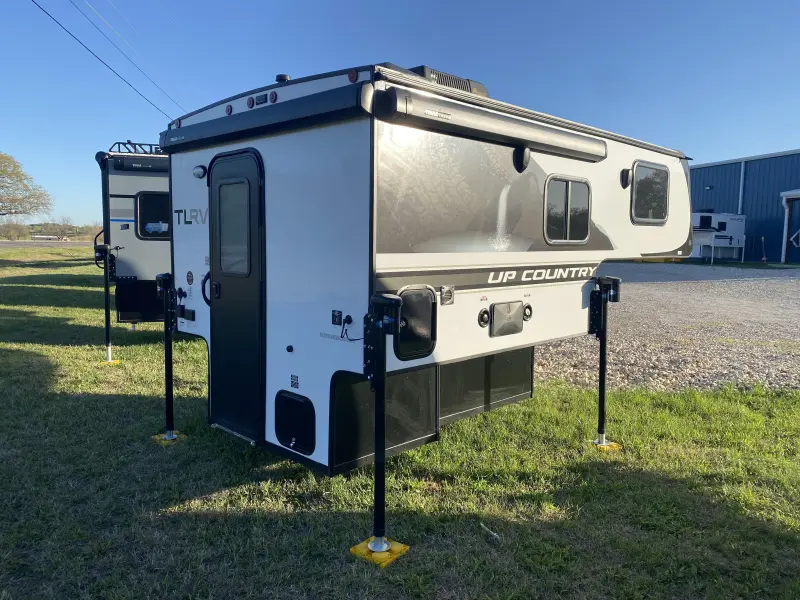 2026 Travel Lite Up Country 775U