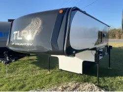 2026 Travel Lite Up Country 775U