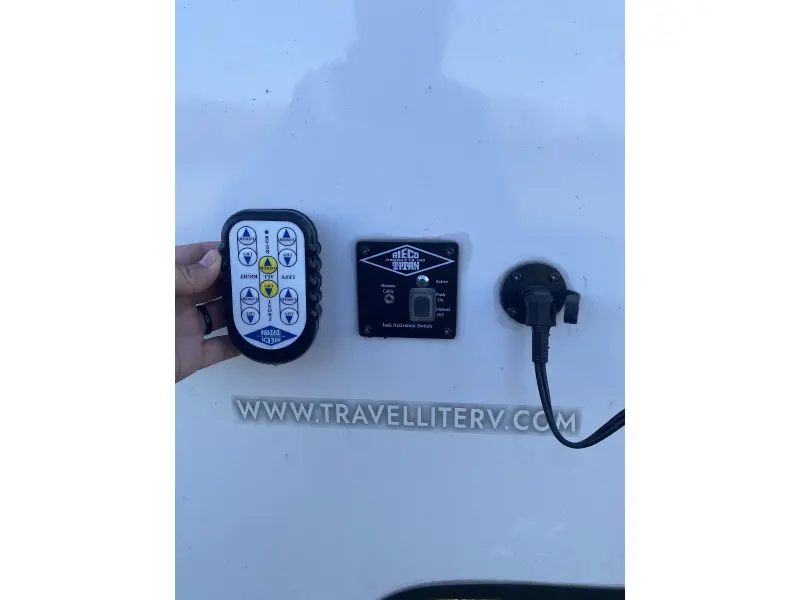 2026 Travel Lite Up Country 775U