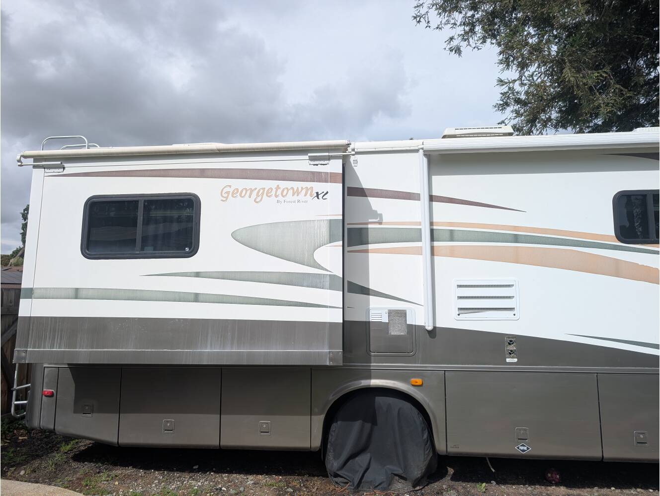 A photo of this 2006 Forest River GEORGETOWN XL 378TS