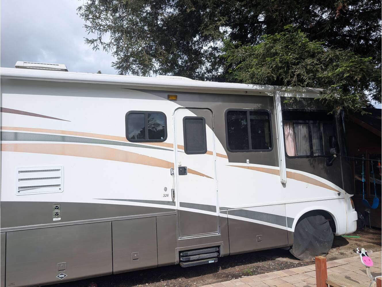 A photo of this 2006 Forest River GEORGETOWN XL 378TS