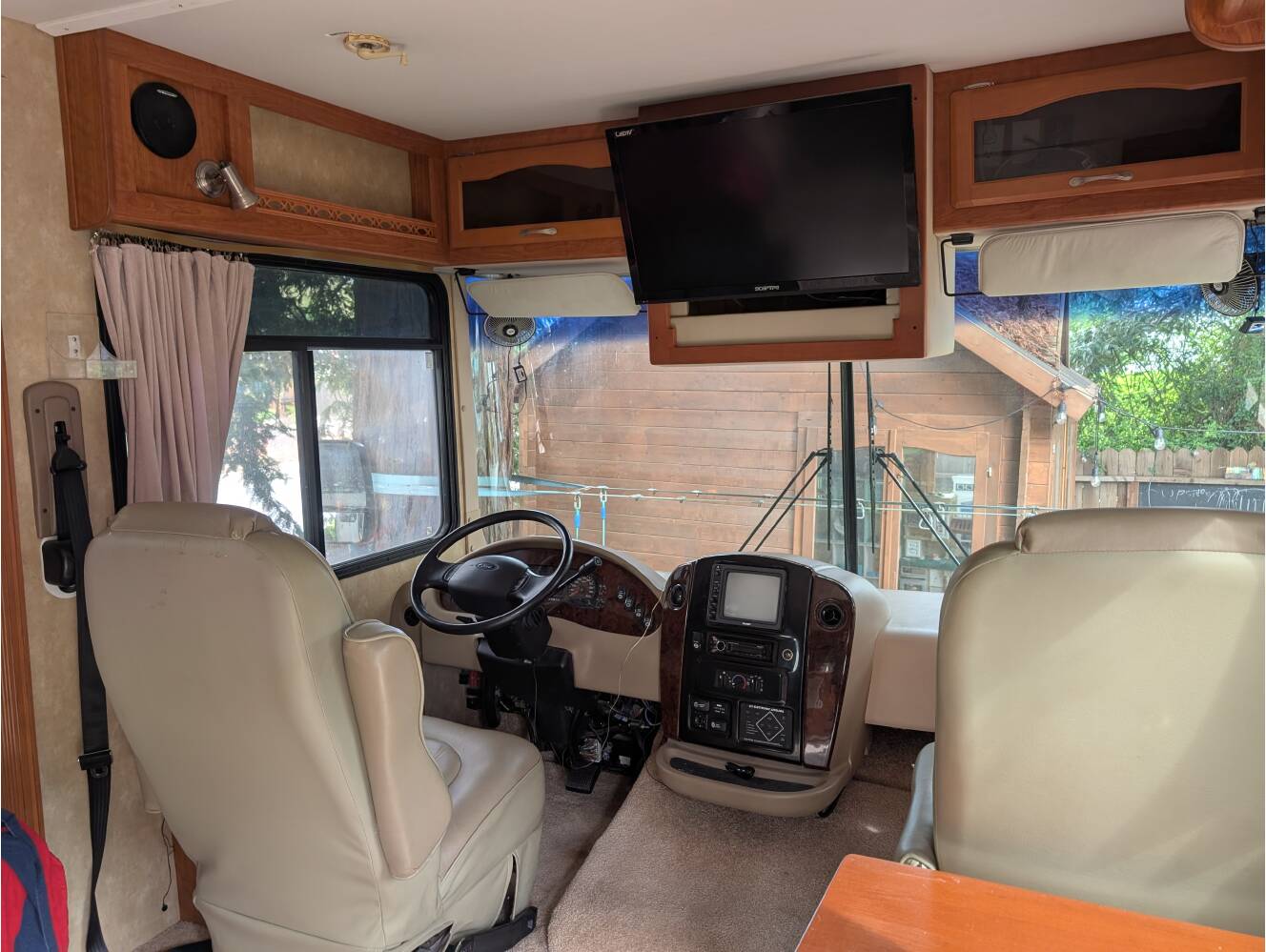 A photo of this 2006 Forest River GEORGETOWN XL 378TS