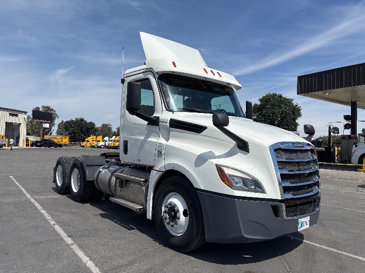 2020 FREIGHTLINER CASCADIA 126 in Phoenix, AZ