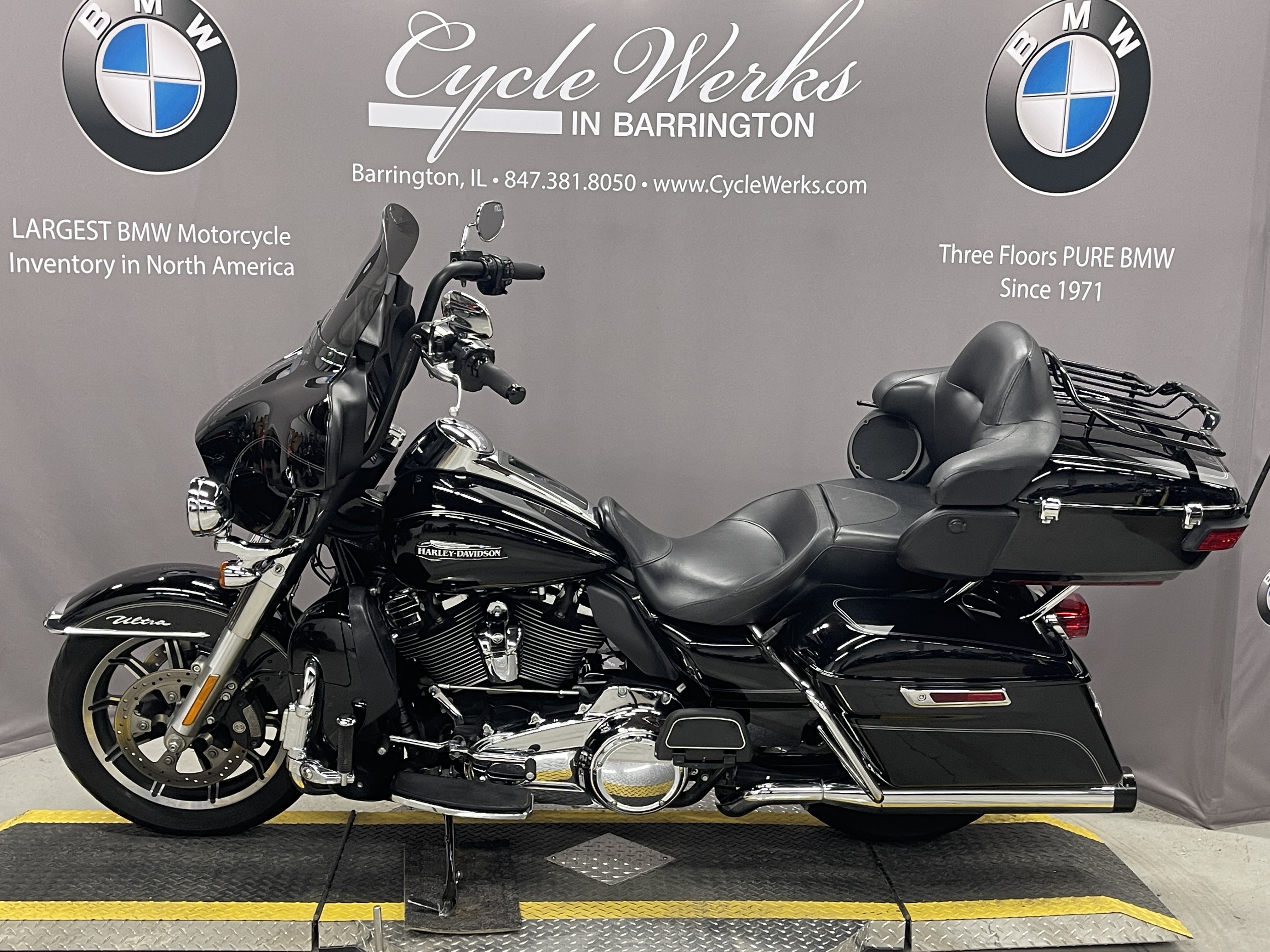 2017 Harley-Davidson ELECTRA GLIDE ULTRA CLASSIC Touring motorcycle