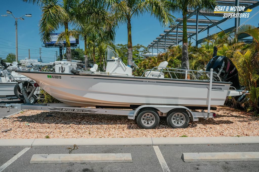 2016 Boston Whaler 210 Montauk in palm harbor FL