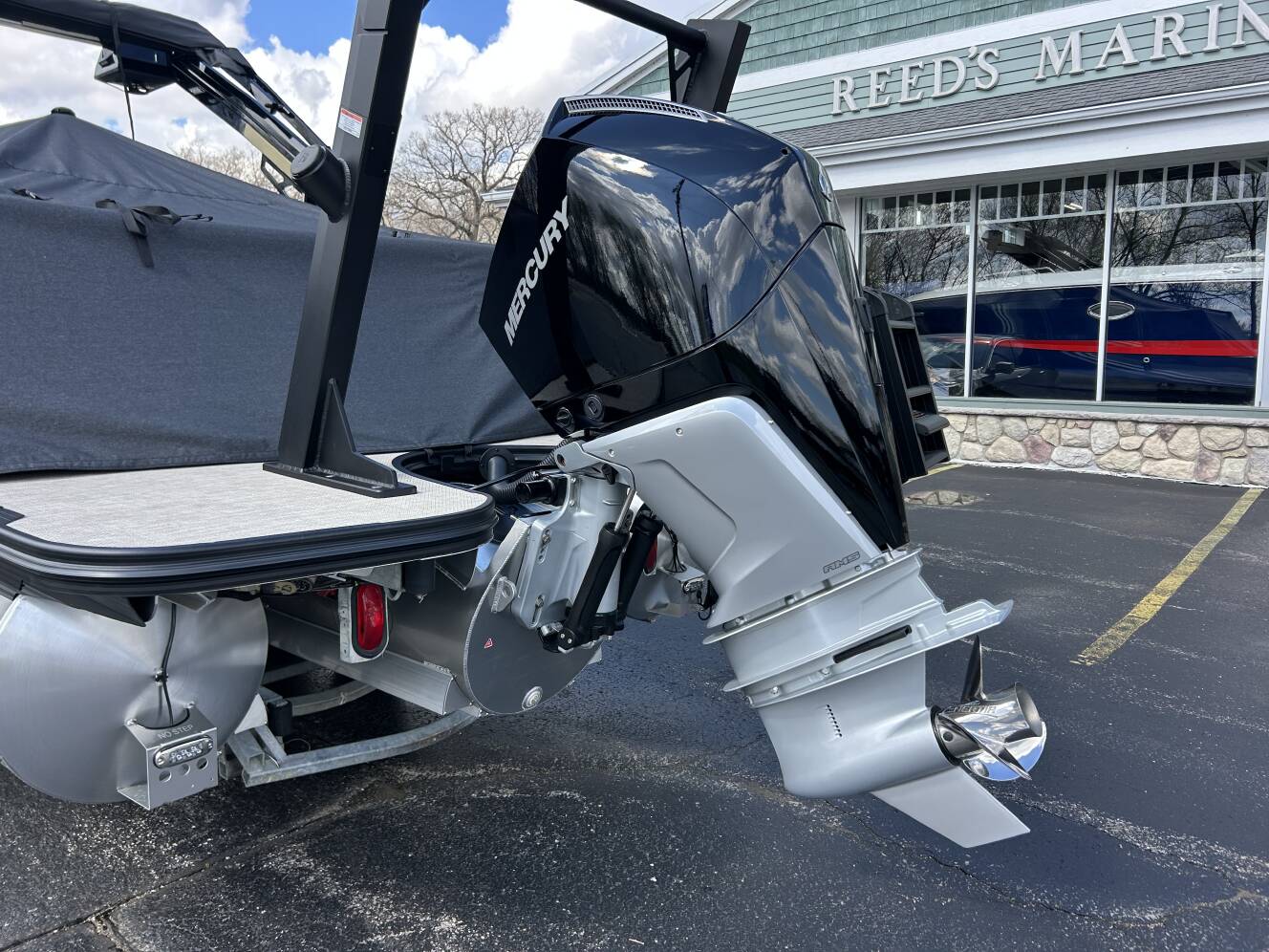 A photo of this 2026 Alera Marine Group Model M 23L