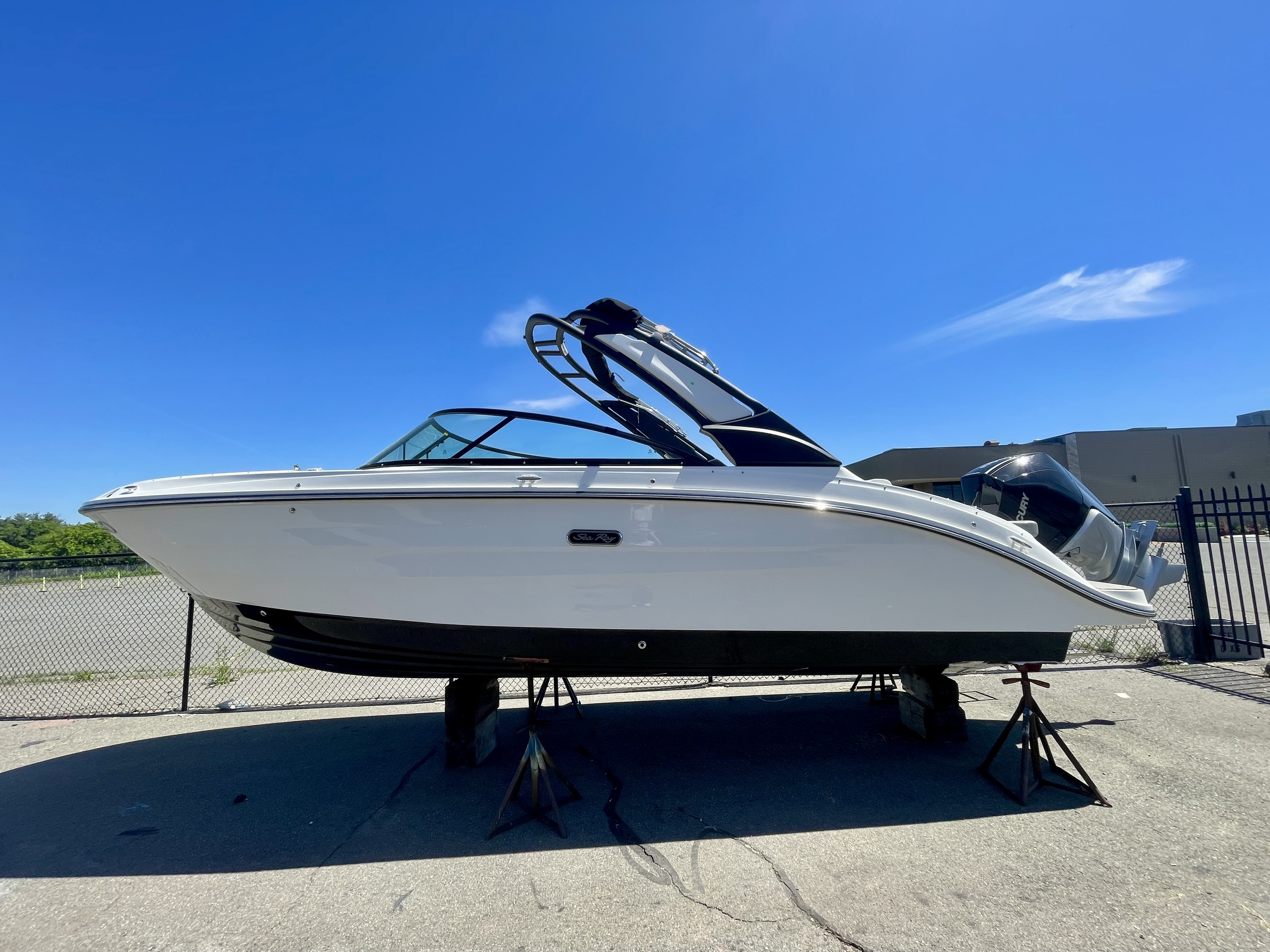 2026 Sea Ray SDX 250 Outboard 290 OUTBOARD in danvers MA
