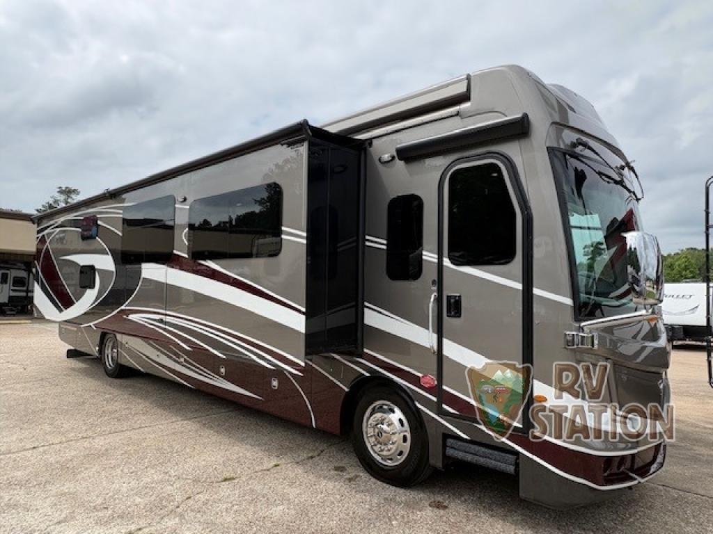2023 Fleetwood Rv Discovery LXE 40G Class A Diesel Motorhome - Diesel Pusher RV