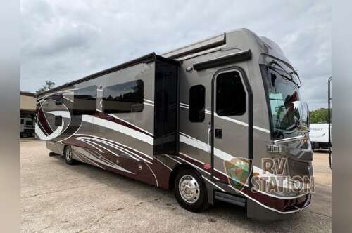 2023 Fleetwood Rv Discovery LXE 40G in cleveland TX