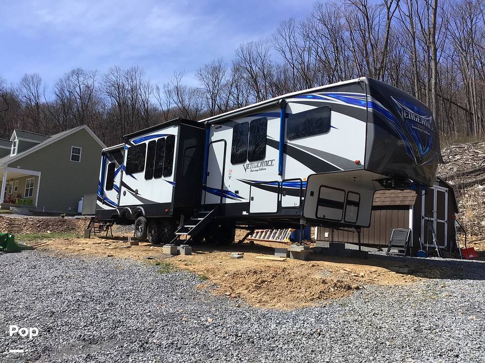 2019 Forest River Vengeance 381L12-6 in hedgesville WV